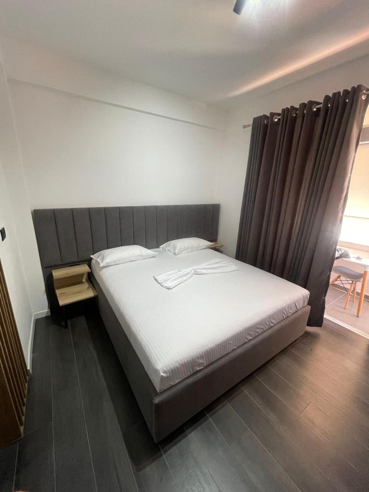Aries Apartments Sarande Exterior photo
