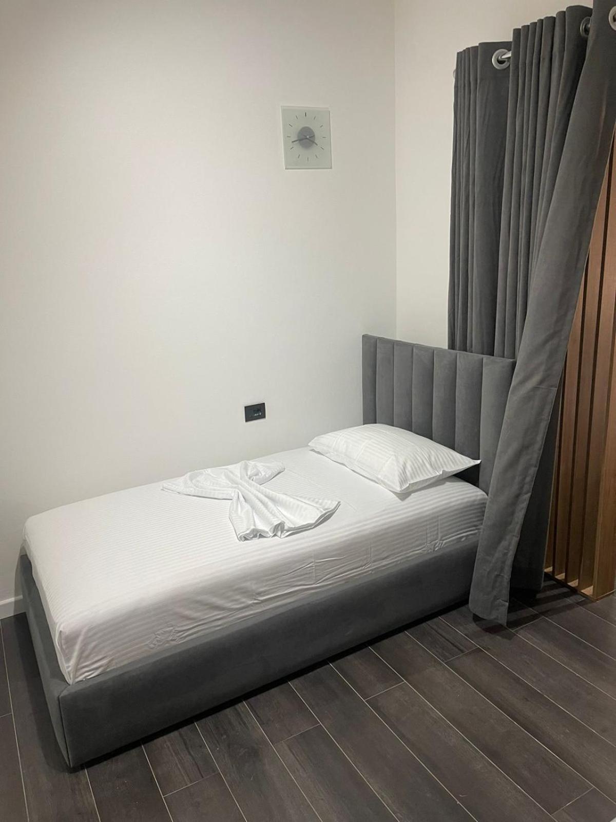 Aries Apartments Sarande Exterior photo