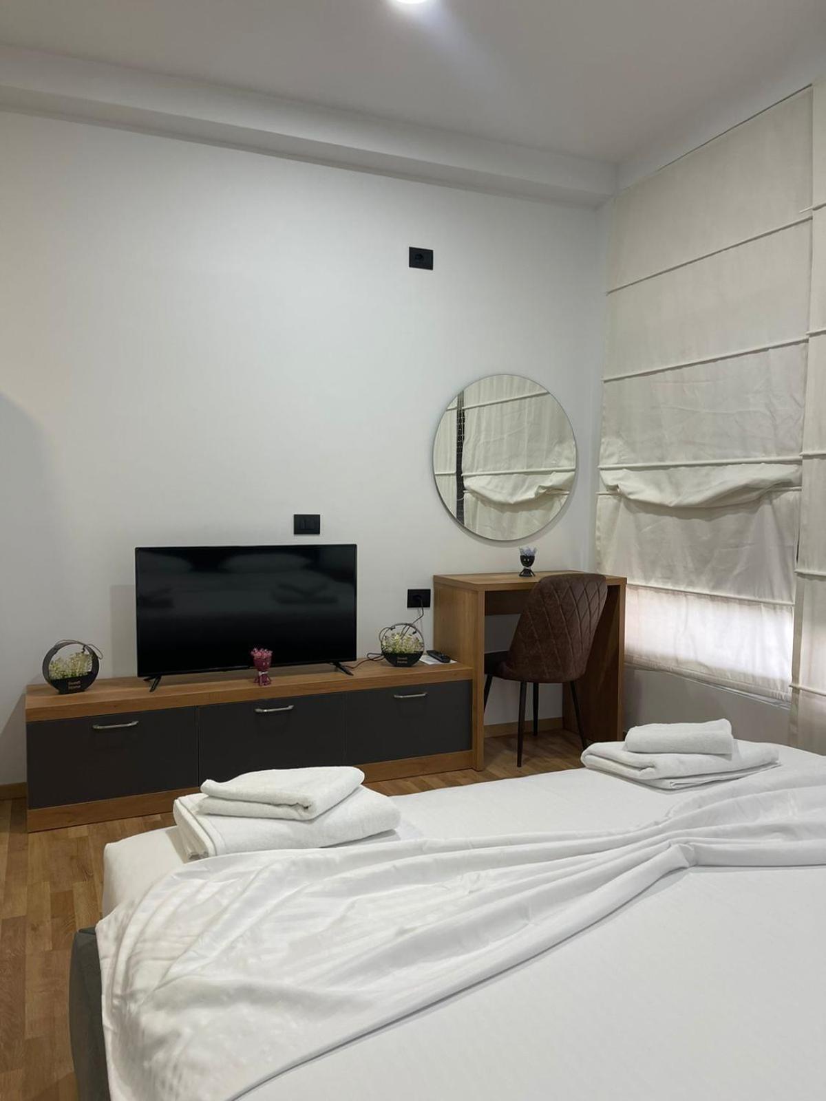 Aries Apartments Sarande Exterior photo