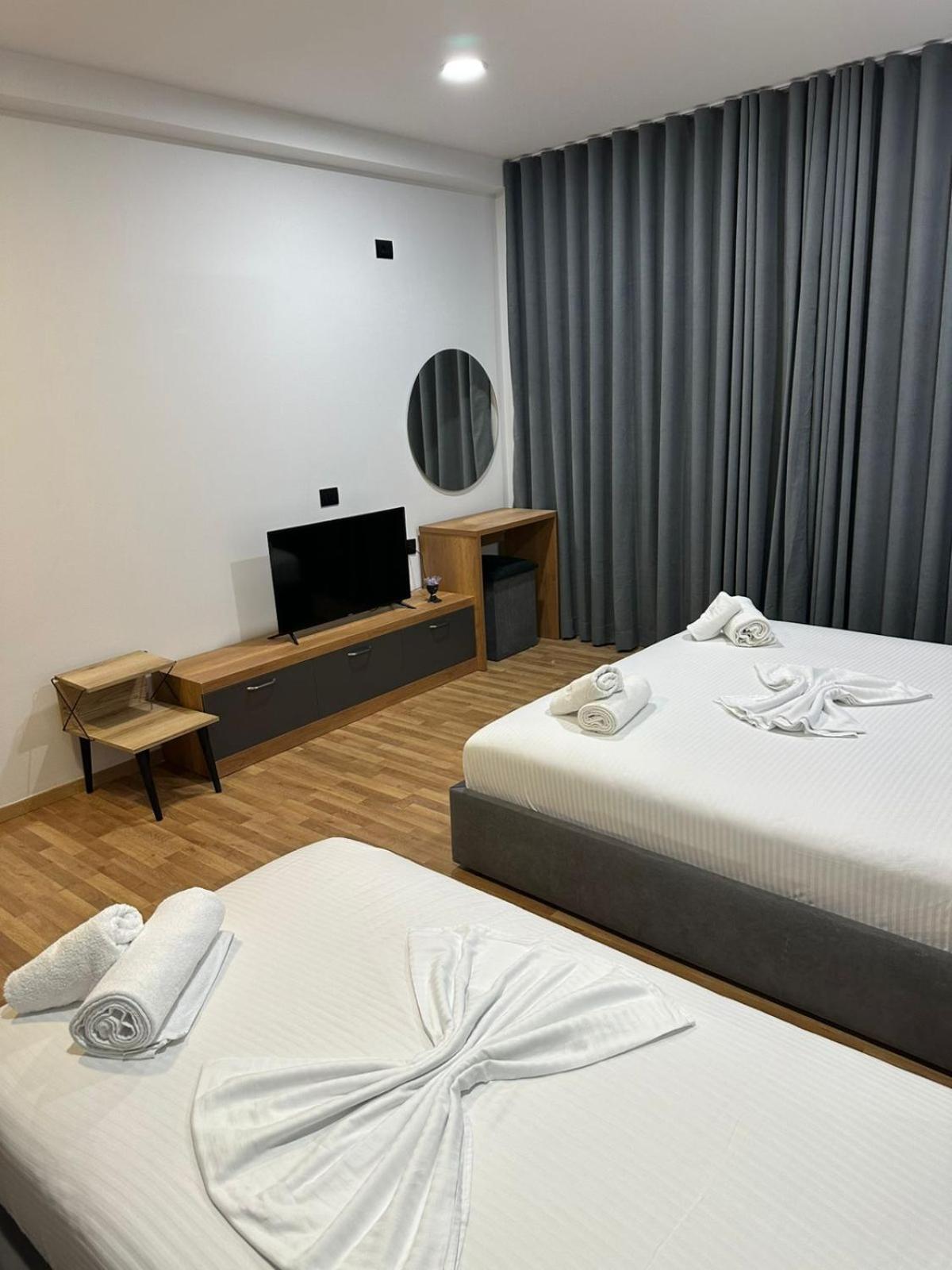Aries Apartments Sarande Exterior photo